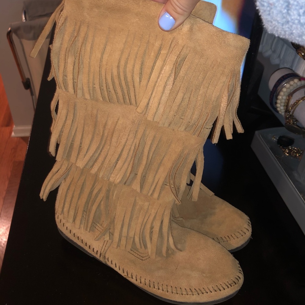 Minnetonka fringe boots
